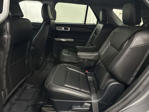 Used 2024 Ford Explorer XLT w/ Equipment Group 202A image 23