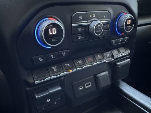 Used 2022 Chevrolet Silverado 3500 LTZ w/ LTZ Plus Package image 27