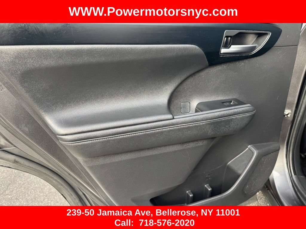 Used 2023 Toyota Highlander XSE AWD/4WD image 22