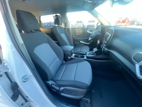 Used 2022 Kia Soul LX w/ Technology Package FWD image 28