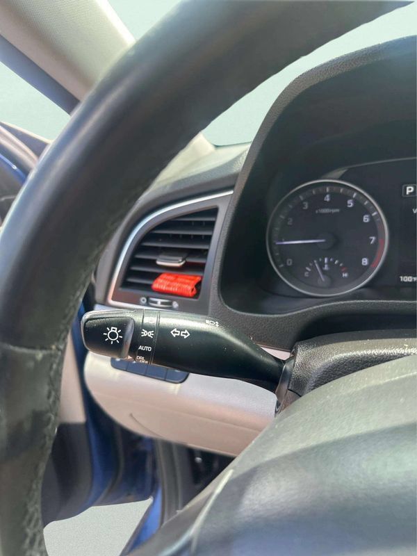Used 2017 Hyundai Elantra Limited w/ Limited Tech Package 04 FWD image 21
