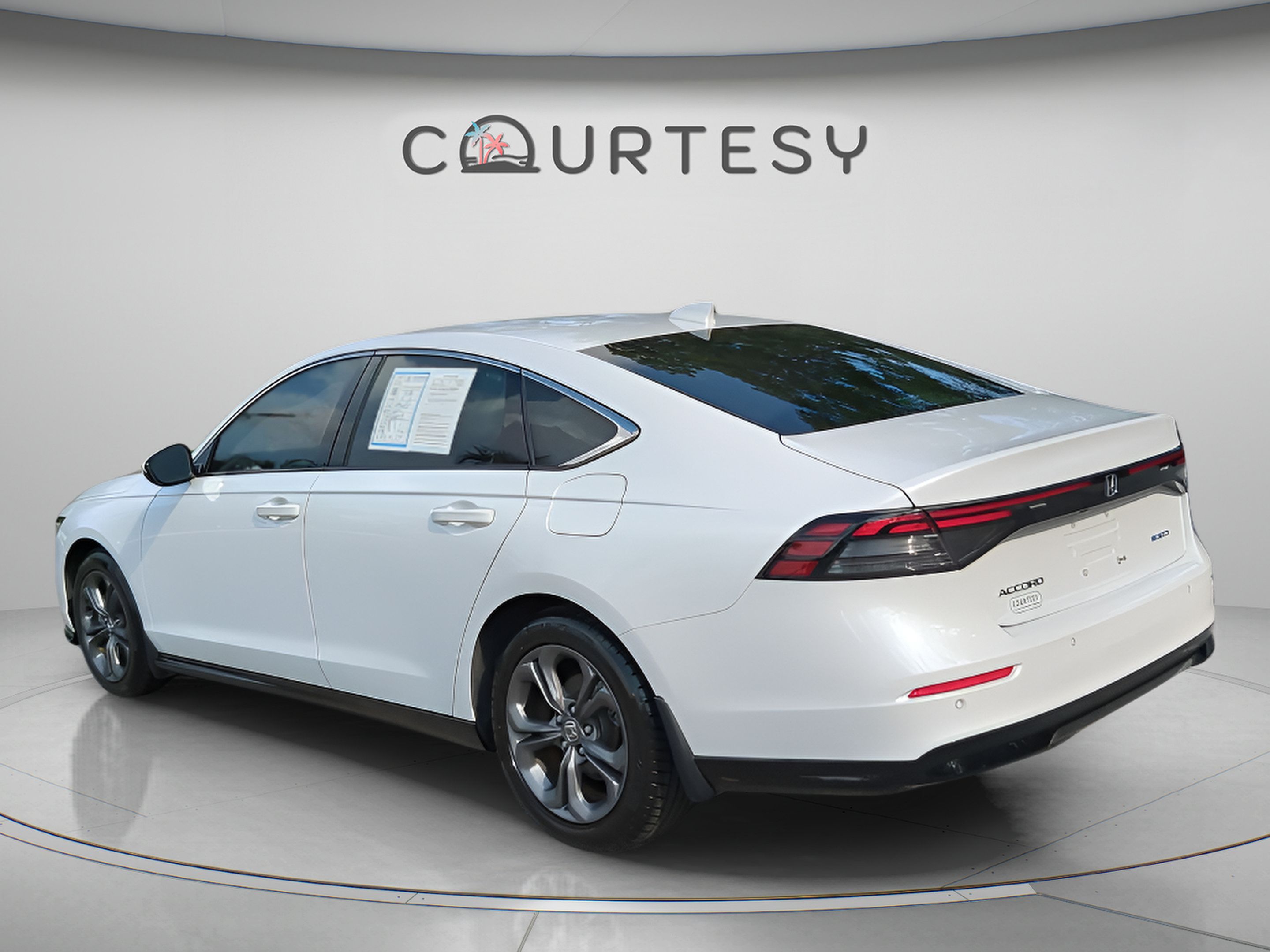 Used 2023 Honda Accord EX-L image 5