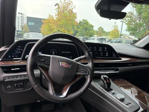 Used 2022 Cadillac Escalade Sport Platinum w/ LPO, ONYX Package AWD/4WD image 8