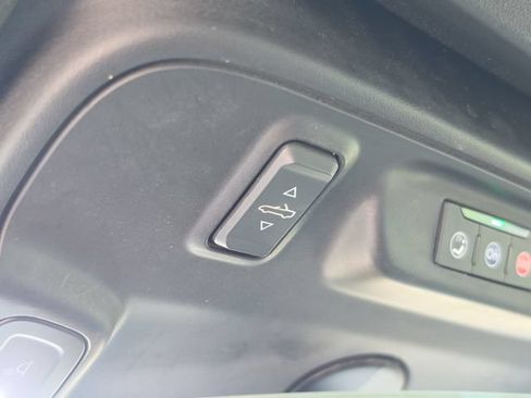 Used 2021 Chevrolet Camaro LT RWD image 28