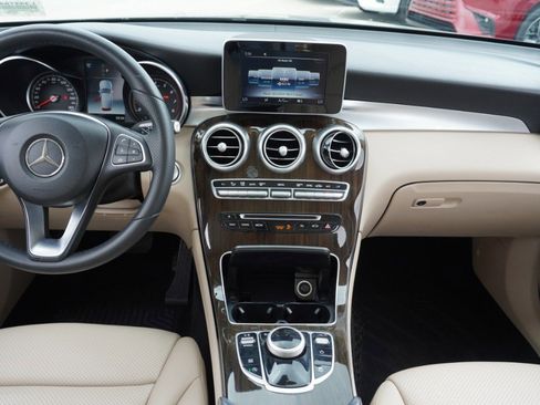 Used 2018 Mercedes-Benz GLC 300 image 27