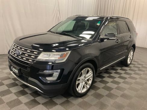 Used 2016 Ford Explorer XLT w/ Equipment Group 202A AWD/4WD image 10