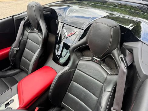 Used 2014 Chevrolet Corvette Stingray Convertible w/ 3LT Preferred Equipment Group RWD image 17