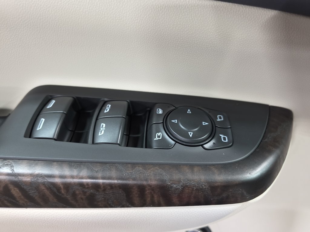 Used 2023 GMC Acadia Denali w/ Denali Ultimate Package AWD/4WD image 30
