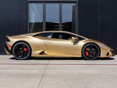 Used 2020 Lamborghini Huracan EVO image 10
