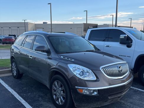 Used 2011 Buick Enclave CXL w/ LPO, Cargo Convenience Pkg FWD image 2