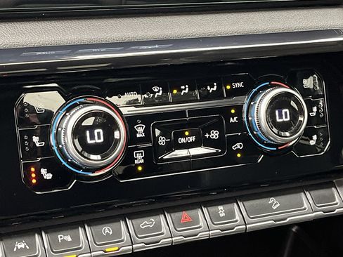 Certified 2024 GMC Sierra 1500 AT4 w/ Technology Package image 23