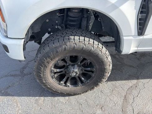 Used 2024 Ford F350 Platinum w/ Tremor Off-Road Package AWD/4WD image 16