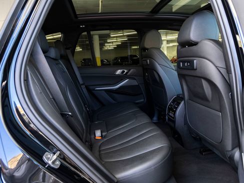 Used 2022 BMW X5 sDrive40i w/ Premium Package RWD image 25