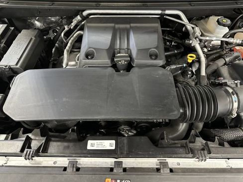 Used 2024 Chevrolet Colorado Z71 w/ Z71 Convenience Package 2 image 41