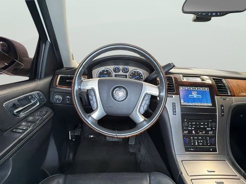 Used 2013 Cadillac Escalade Platinum image 16