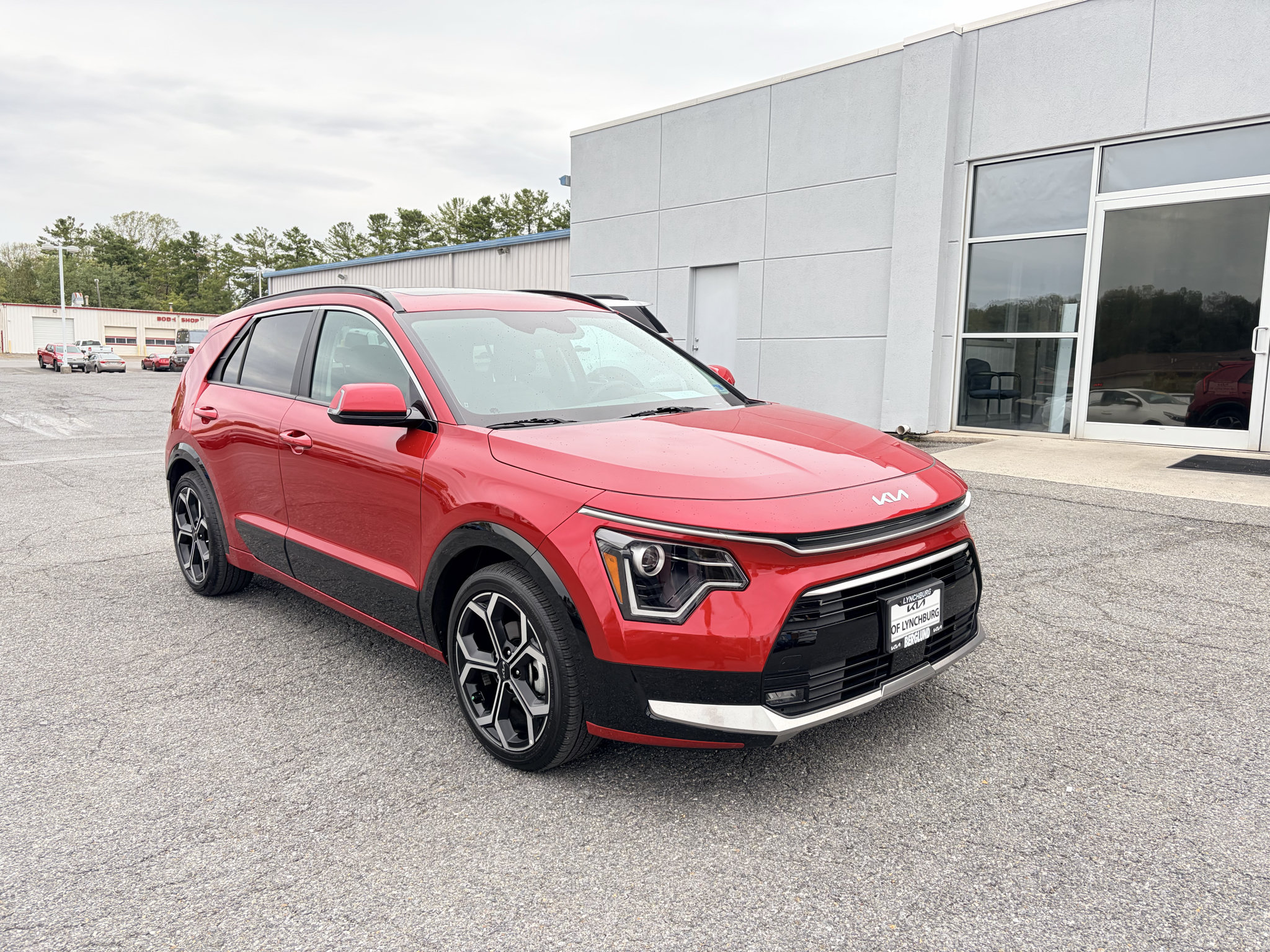Used 2025 Kia Niro EX Touring FWD image 5