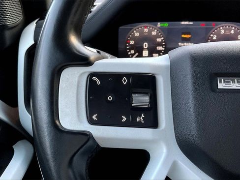 Used 2022 Land Rover Defender 110 SE image 10
