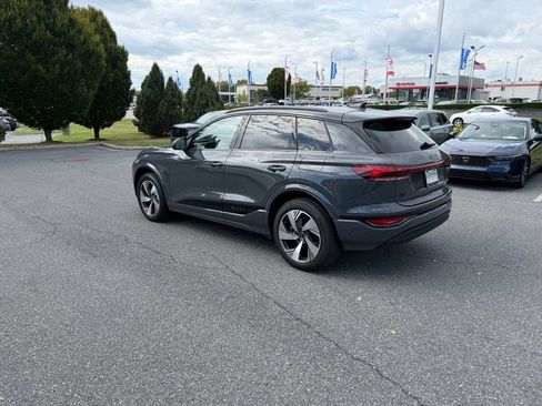 Used 2025 Audi Q6 e-tron Premium Plus w/ Premium Plus AWD/4WD image 7