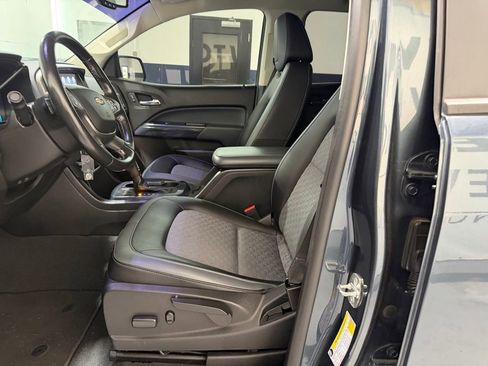 Used 2019 Chevrolet Colorado Z71 RWD image 12