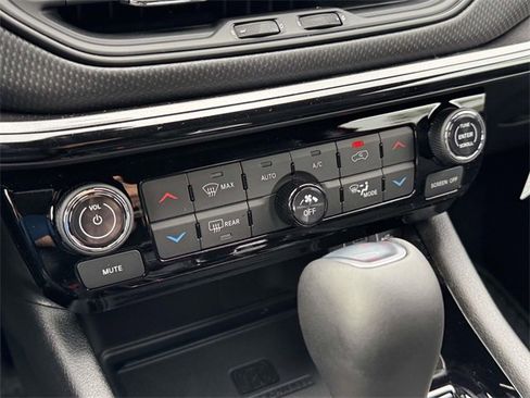 New 2026 Jeep Compass Latitude w/ Quick Order Package 29K image 16