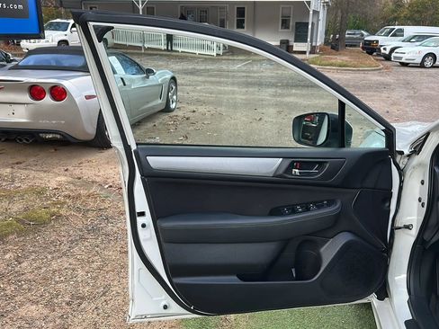 Used 2018 Subaru Legacy 2.5i Premium image 15