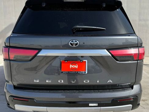 Used 2025 Toyota Sequoia Capstone image 4