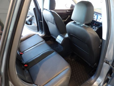 Used 2019 Volkswagen Jetta SE w/ Cold Weather Package FWD image 18