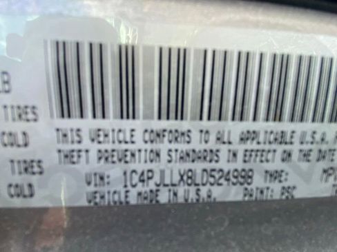 Used 2020 Jeep Cherokee Latitude Plus w/ Comfort/Convenience Group image 28