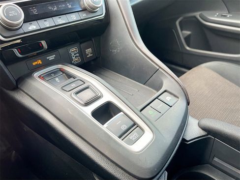 Used 2019 Honda Insight EX image 16