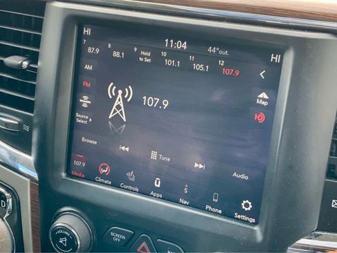 Used 2018 RAM 1500 Laramie image 40