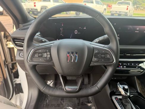 Used 2025 Buick Envista Sport Touring FWD image 25