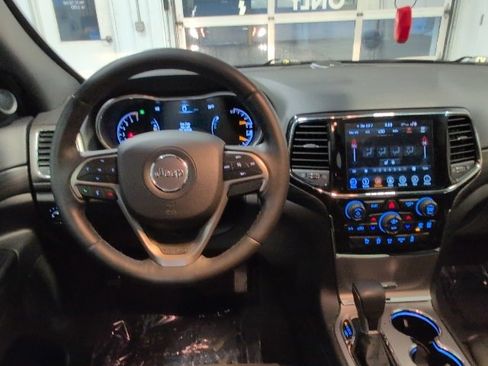 Used 2019 Jeep Grand Cherokee Altitude image 13