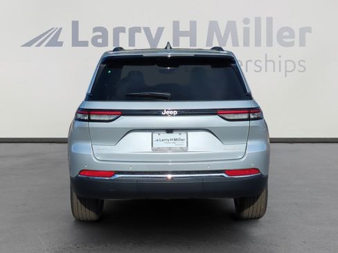 New 2026 Jeep Grand Cherokee Laredo X image 4