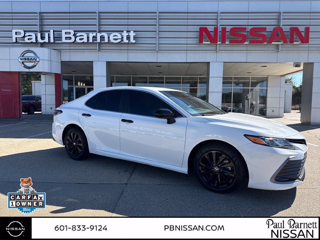 Used 2024 Toyota Camry LE FWD image 3