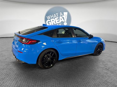 Used 2023 Honda Civic Sport image 3