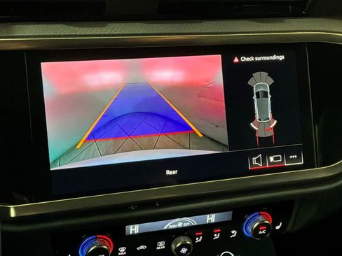 Used 2025 Audi Q3 2.0T Premium w/ Convenience Package image 4