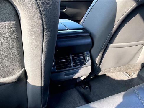 Used 2023 Land Rover Range Rover Evoque R-Dynamic SE image 38