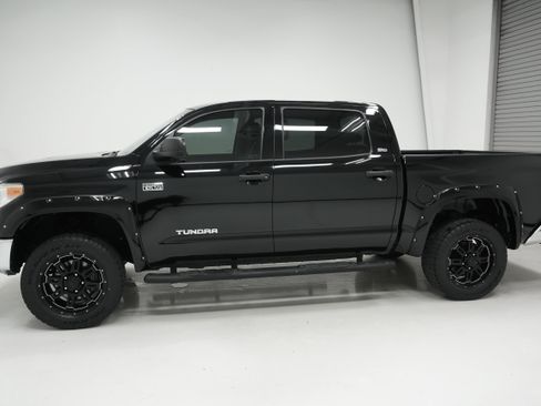 Used 2015 Toyota Tundra SR5 w/ SR5 Upgrade Package AWD/4WD image 6
