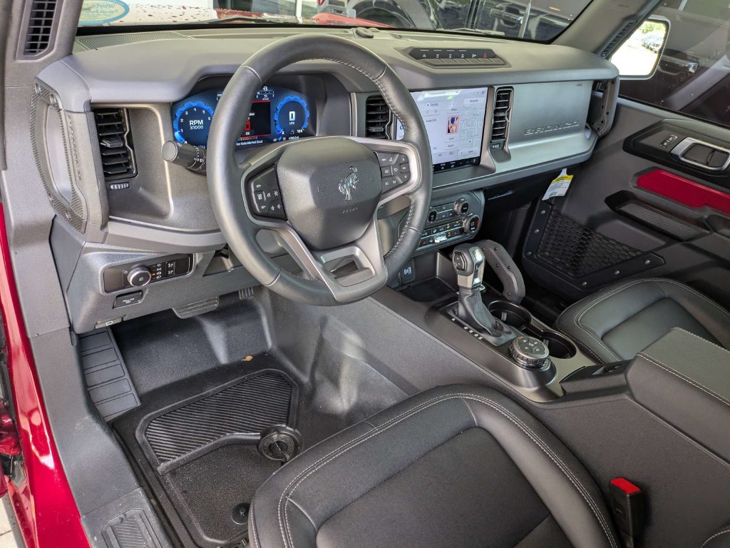 Used 2025 Ford Bronco Badlands AWD/4WD image 16