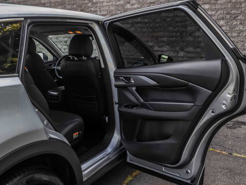 Used 2023 MAZDA CX-9 Touring Plus image 17