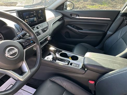 Used 2024 Nissan Altima 2.5 SL image 14