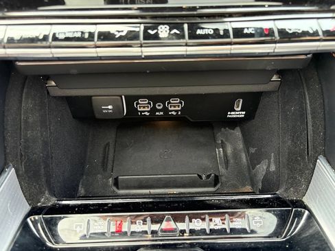 Used 2022 Jeep Grand Wagoneer Series III w/ Flexible Seating Group AWD/4WD image 34