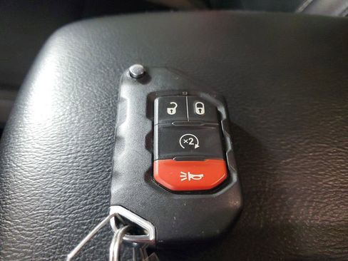 Used 2021 Jeep Gladiator Overland image 23