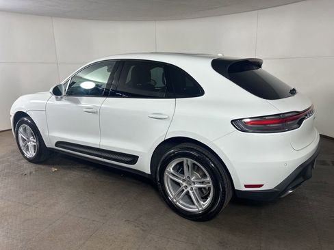 Certified 2025 Porsche Macan image 3