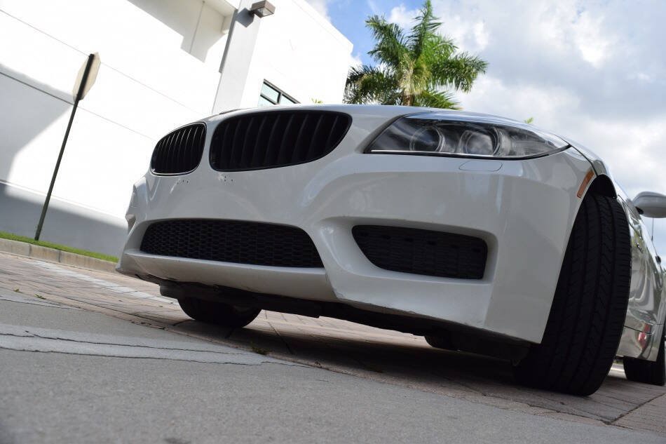 Used 2014 BMW Z4 sDrive35i RWD image 17