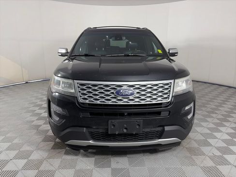 Used 2017 Ford Explorer Platinum AWD/4WD image 2