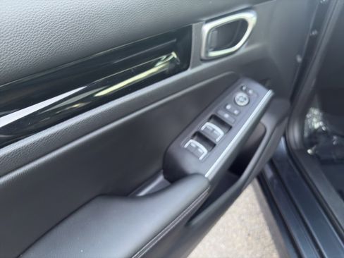 Used 2023 Honda Civic Touring image 5