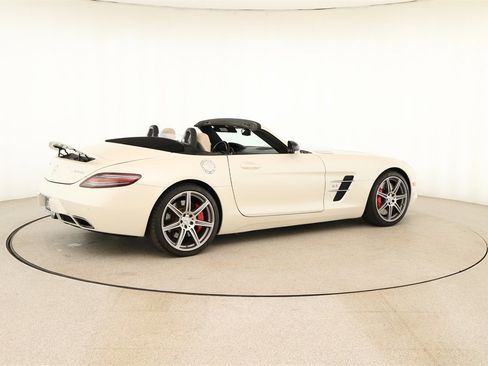 Used 2012 Mercedes-Benz SLS AMG Roadster image 7