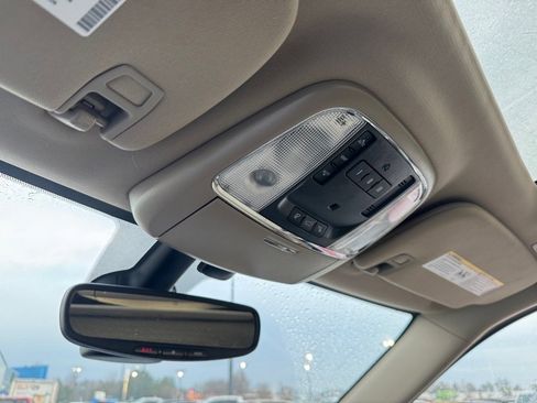 Used 2017 Jeep Grand Cherokee Limited image 27