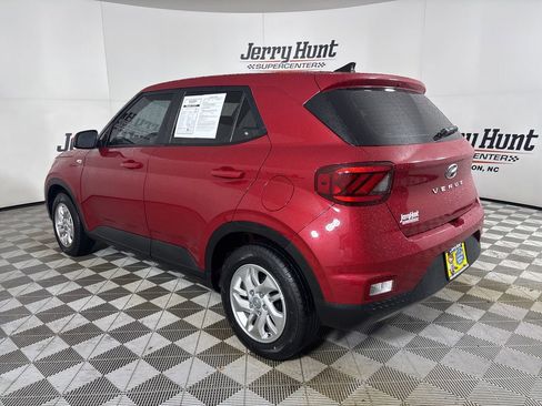 Used 2021 Hyundai Venue SE w/ Cargo Package image 7